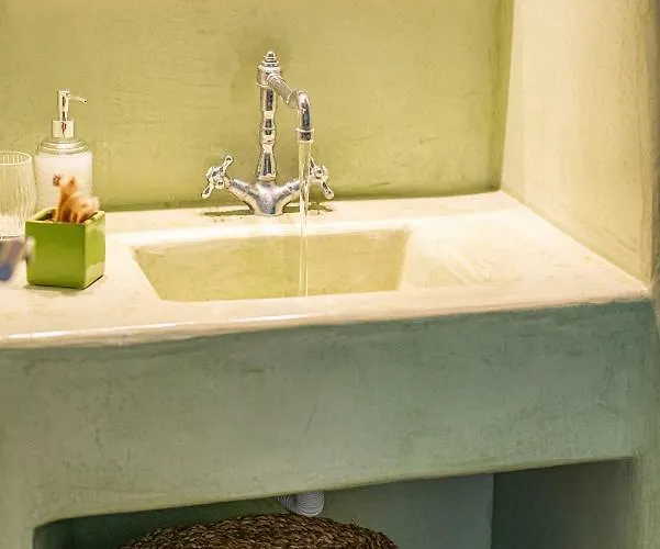 Klimata House - Private Jacuzzi Pool & Bbq Villa Vlychada